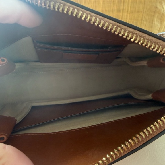 Chloé Roy Patent Leather Shoulder Bag in Caramel - Picture 8 of 10